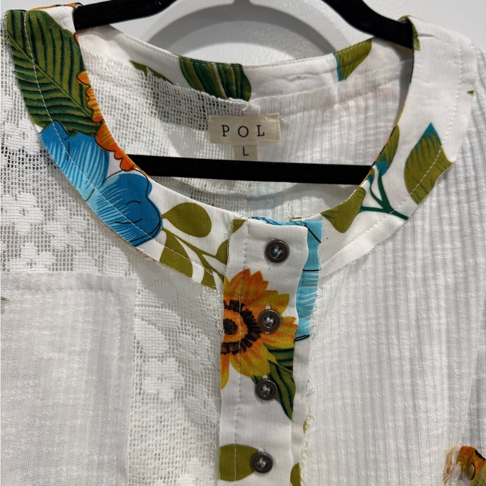 POL Floral Patchwork Blouse with Lace Accents NEW - Picture 2 of 2